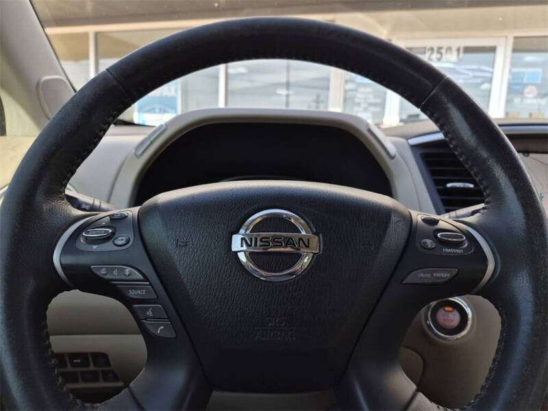 2017 Nissan Pathfinder Platinum