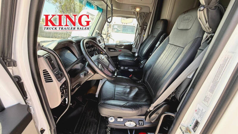 2024 Peterbilt 579