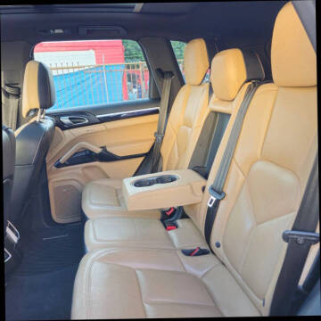 2018 Porsche Cayenne Platinum Edition