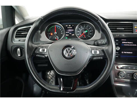 2017 Volkswagen e-Golf SEL Premium