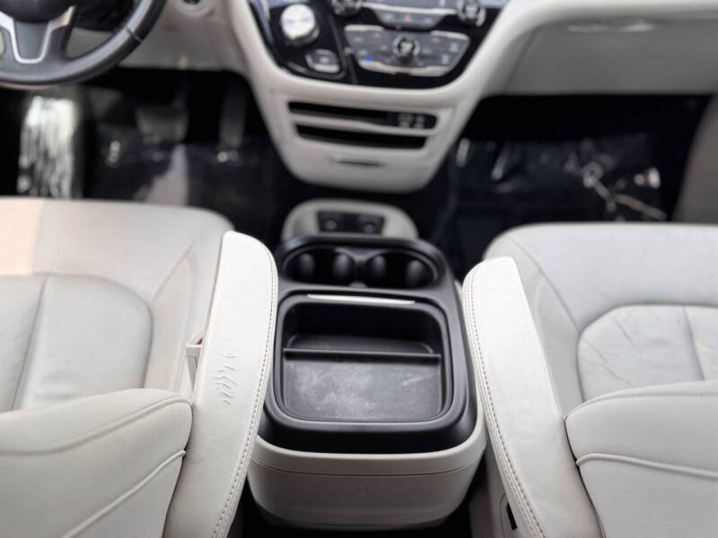 2017 Chrysler Pacifica Touring Plus