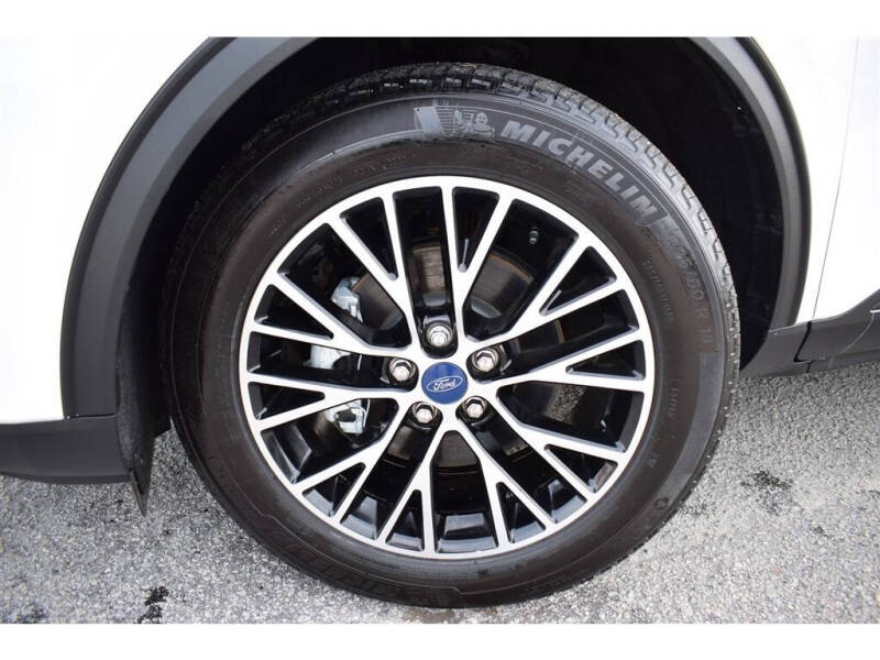 2022 Ford Escape Plug-In Hybrid Titanium