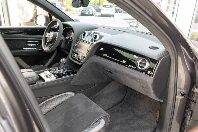 2020 Bentley Bentayga 31