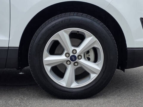 2015 Ford Edge SE