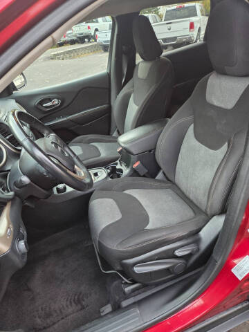 2016 Jeep Cherokee Sport