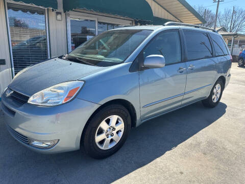 2004 Toyota Sienna for sale at Phoenix Pre-owned Motors in Lexington NC