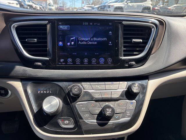 2017 Chrysler Pacifica Touring-L Plus