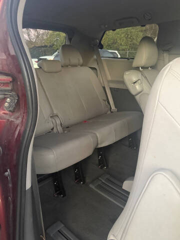 2020 Toyota Sienna XLE Premium 8-Passenger