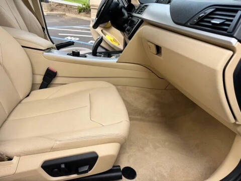 2012 BMW 3 Series 328i