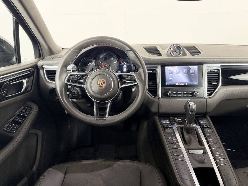 2017 Porsche Macan