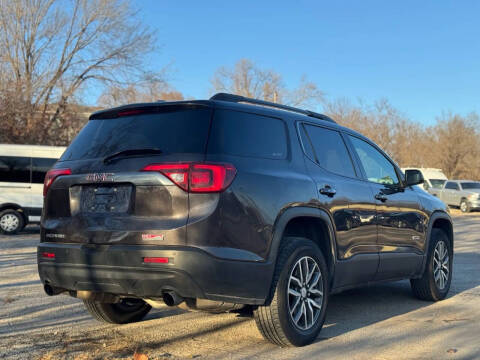 2017 GMC Acadia SLE-2