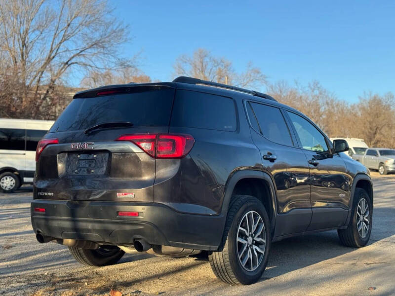 2017 GMC Acadia SLE-2