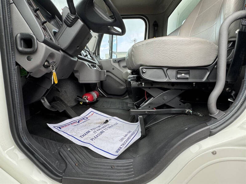 2019 Freightliner M2 106