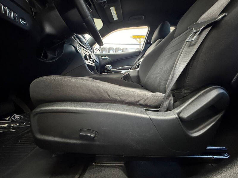 2013 Dodge Charger SE