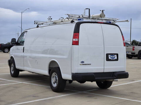2025 Chevrolet Express 2500