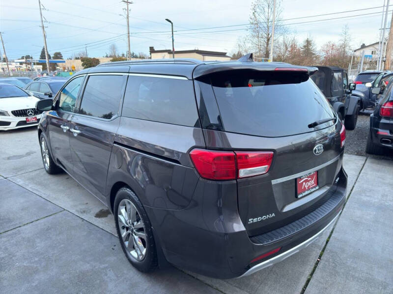 2015 Kia Sedona SX Limited photo 4