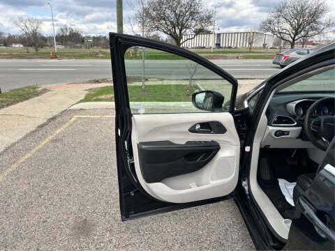 2023 Chrysler Pacifica Touring L