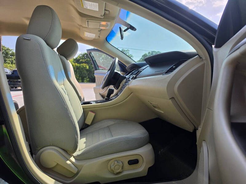2013 Ford Taurus SE