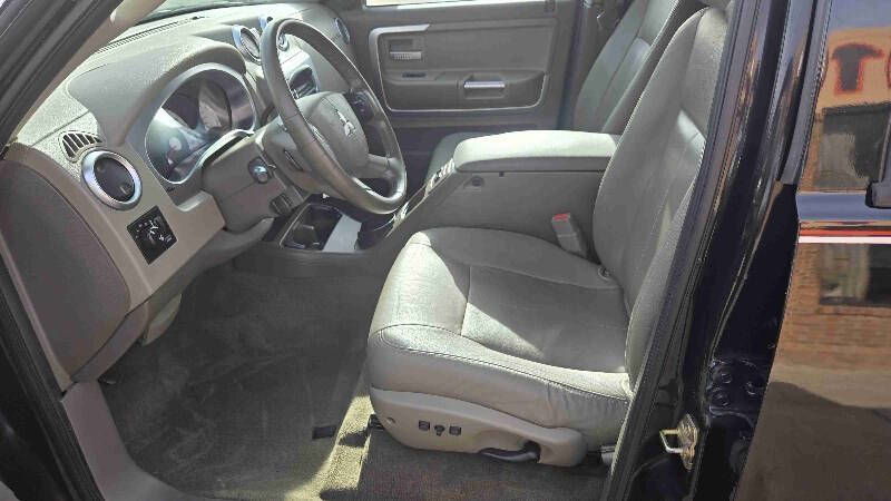2006 Mitsubishi Raider XLS