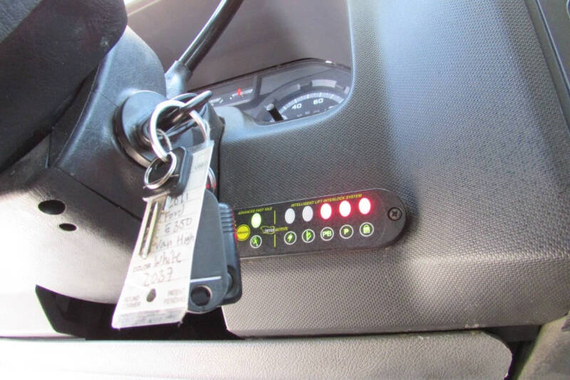 2011 Ford E-Series E-350 SD