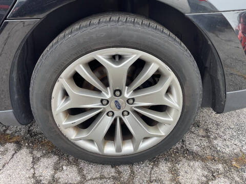 2018 Ford Taurus Limited