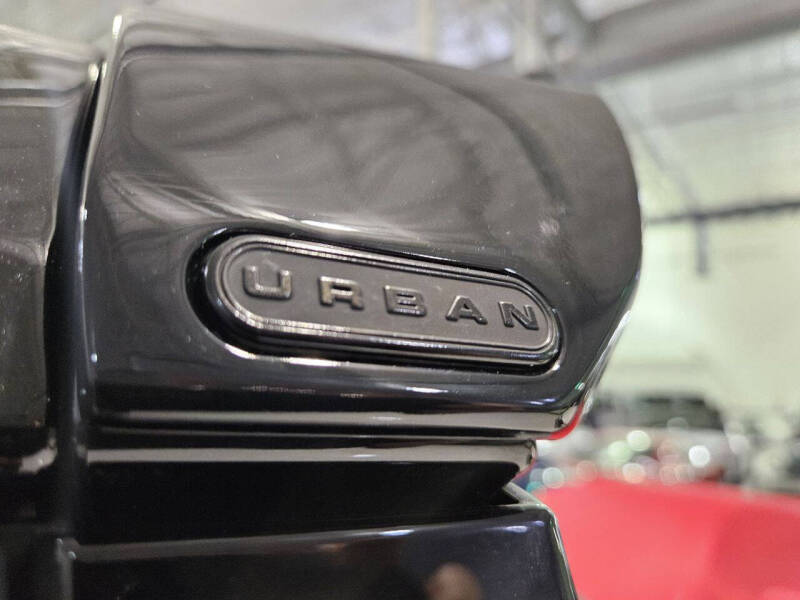 2024 Land Rover Defender 110 V8 P525