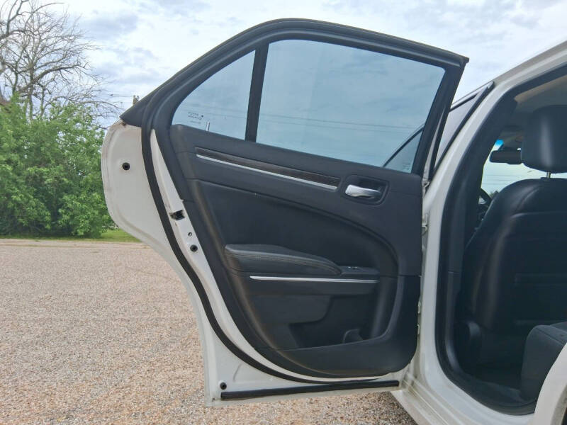 2016 Chrysler 300 C