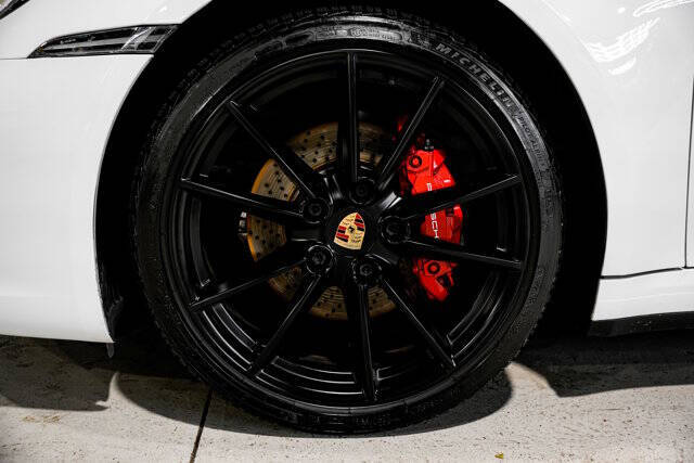 2020 Porsche 911 Carrera