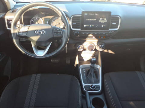 2022 Hyundai Venue SEL