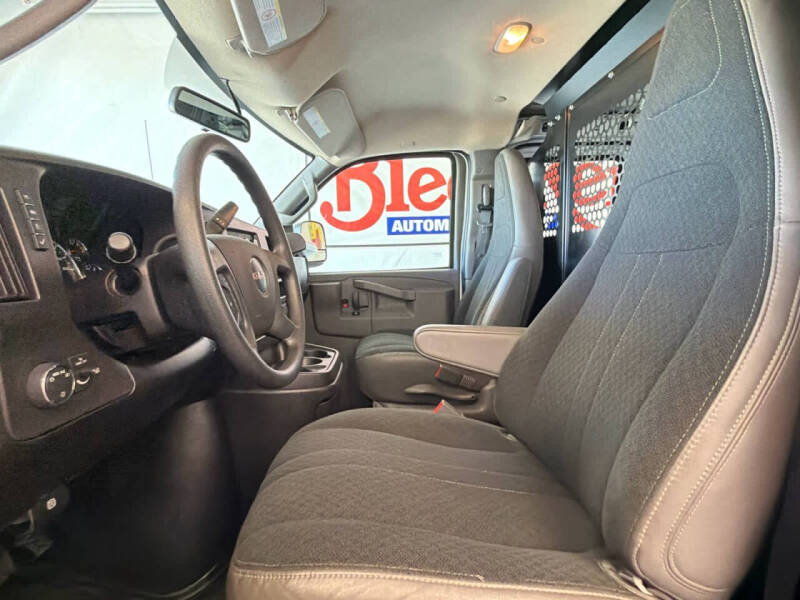 2024 GMC Savana 2500