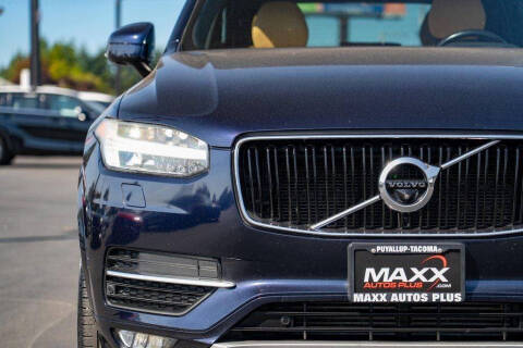 2017 Volvo XC90 T6 Momentum