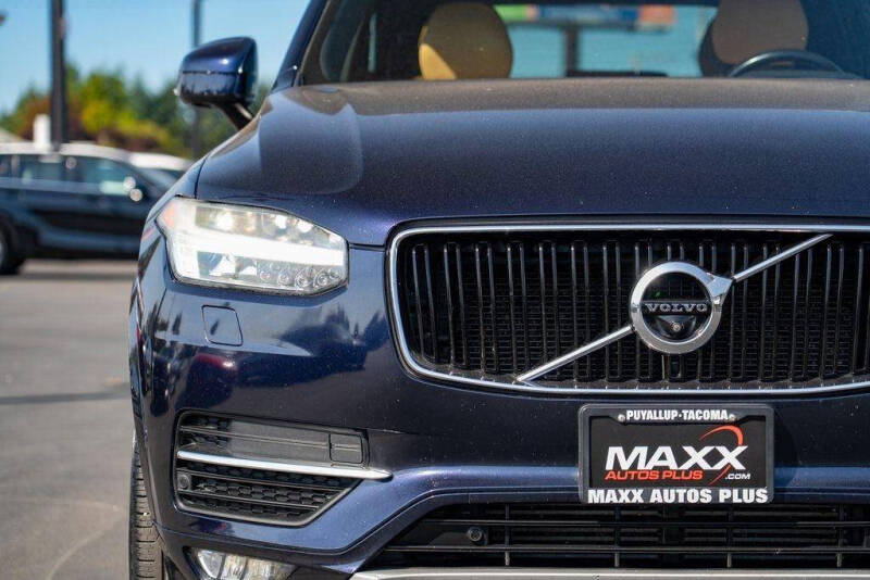 2017 Volvo XC90 T6 Momentum