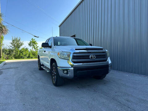 2014 Toyota Tundra SR5