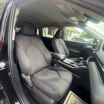 2022 Toyota Highlander L