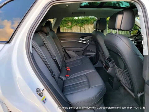 2021 Audi e-tron quattro Premium Plus