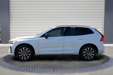 2025 Volvo XC60 B5 Core Dark Theme