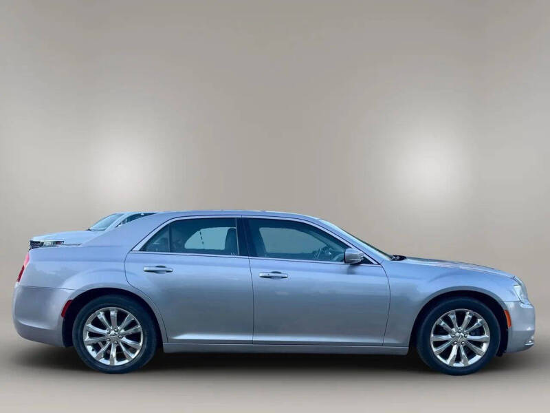2017 Chrysler 300 Limited