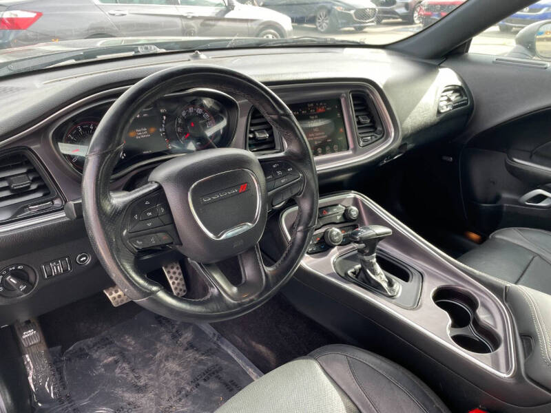 2016 Dodge Challenger SXT Plus