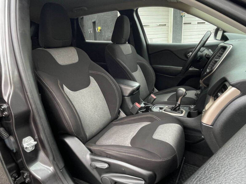 2016 Jeep Cherokee Sport Altitude