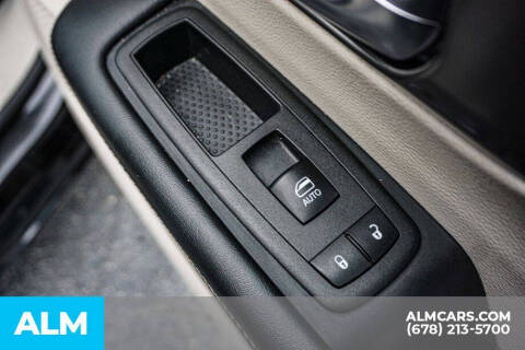 2024 Chrysler Pacifica Plug-In Hybrid Select