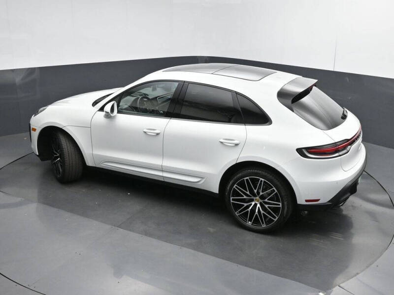 2025 Porsche Macan