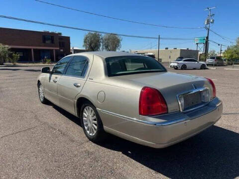 2004 Lincoln Town Car Signature