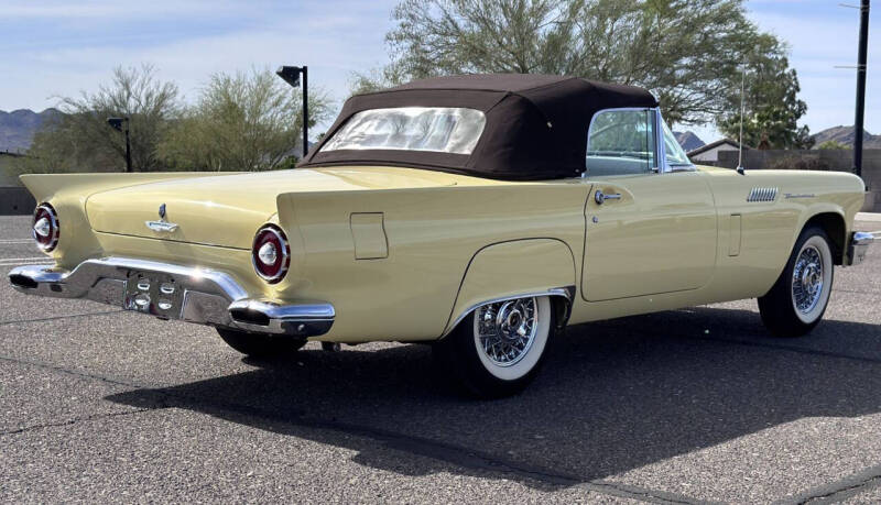 1957 Ford Thunderbird