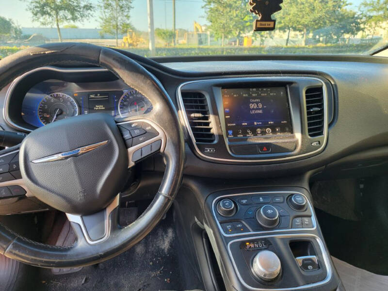 2015 Chrysler 200 Limited