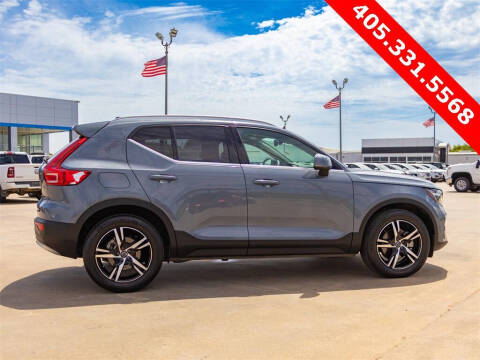 2023 Volvo XC40 B5 Plus Bright Theme