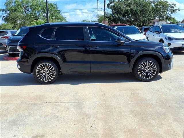 2025 Volkswagen Taos SE