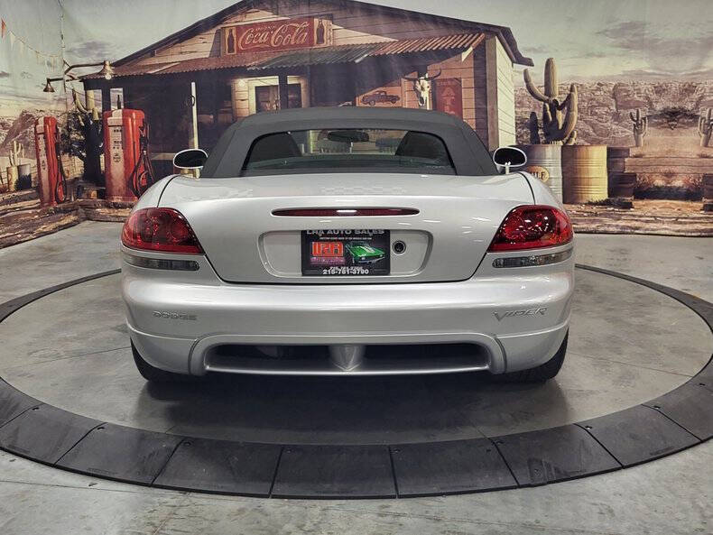 2005 Dodge Viper SRT-10