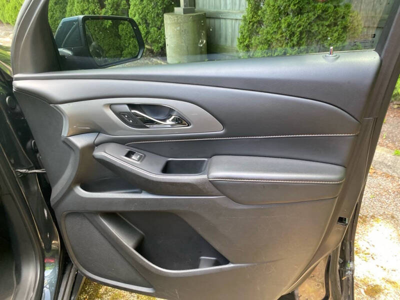2021 Chevrolet Traverse LT Cloth