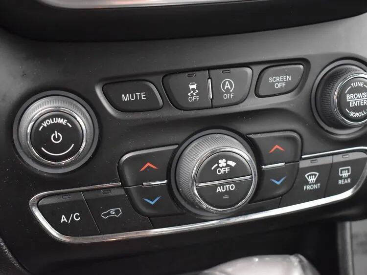 2023 Jeep Cherokee Altitude Lux