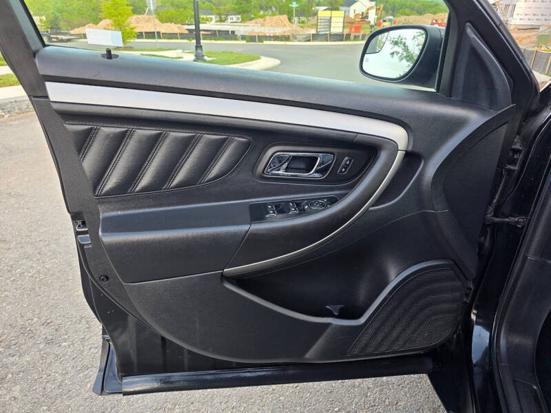 2015 Ford Taurus SEL
